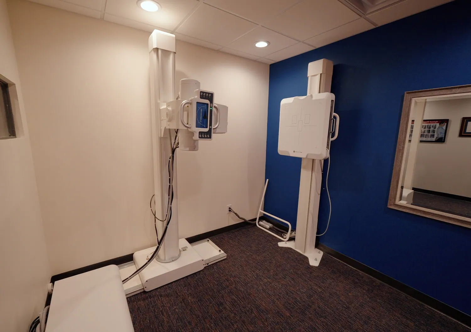 In-office digital X-ray equipment for spinal imaging